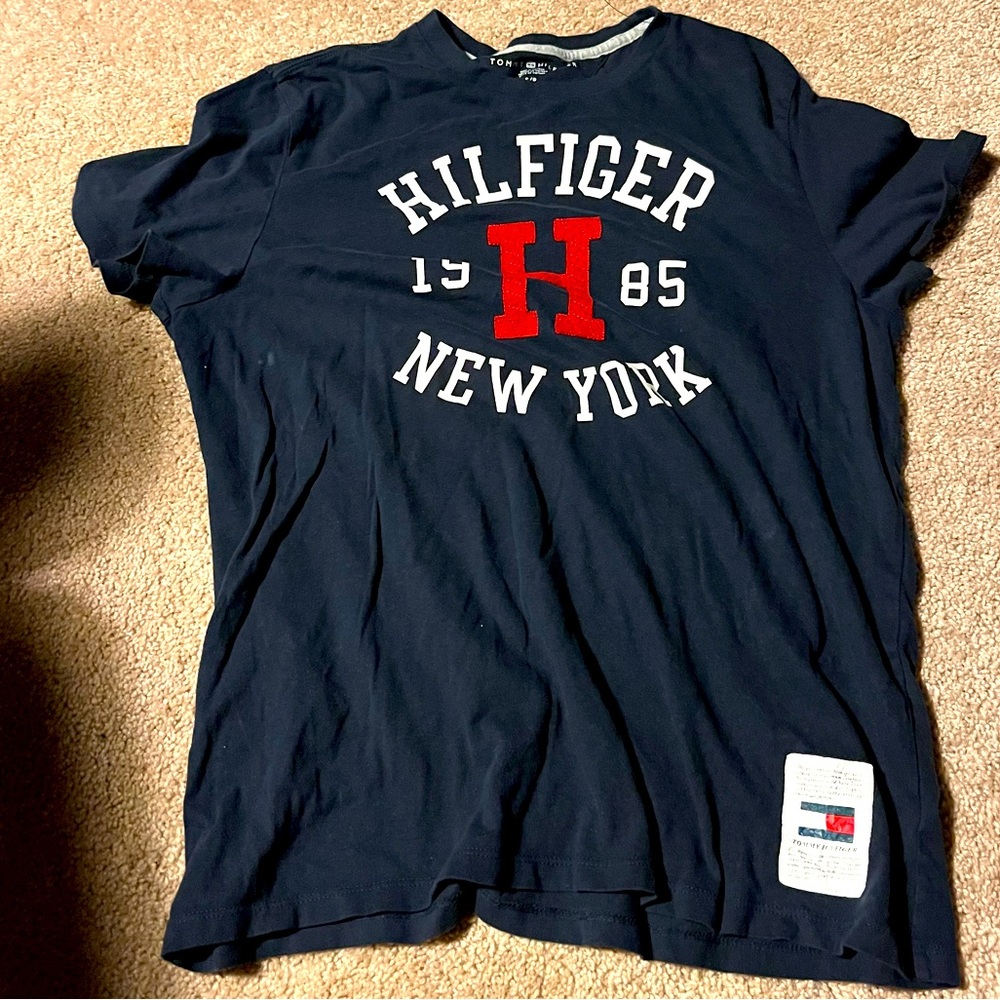 Tommy Hilfiger tee size small